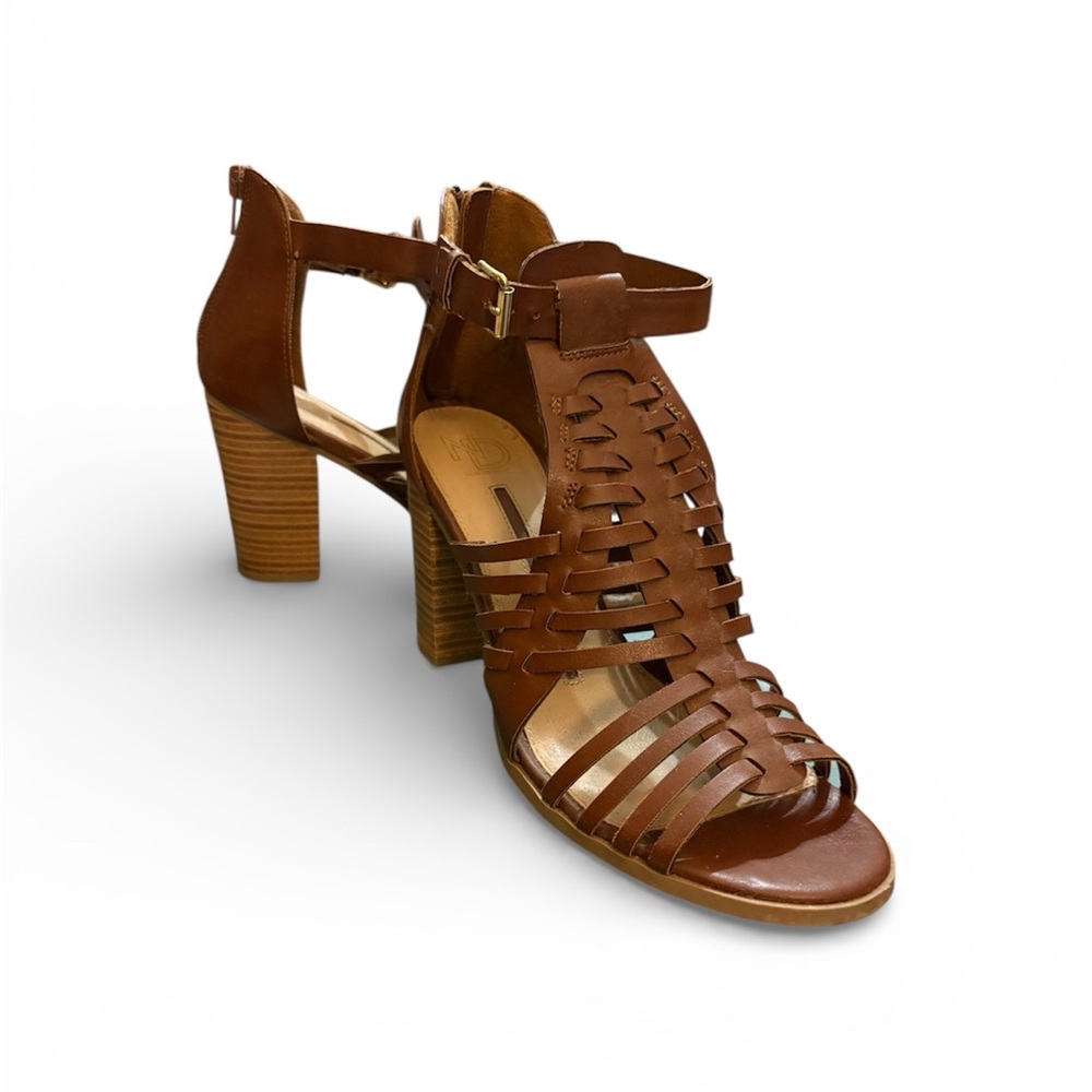 New Directions Brown Leather Upper Basket Weave Heels